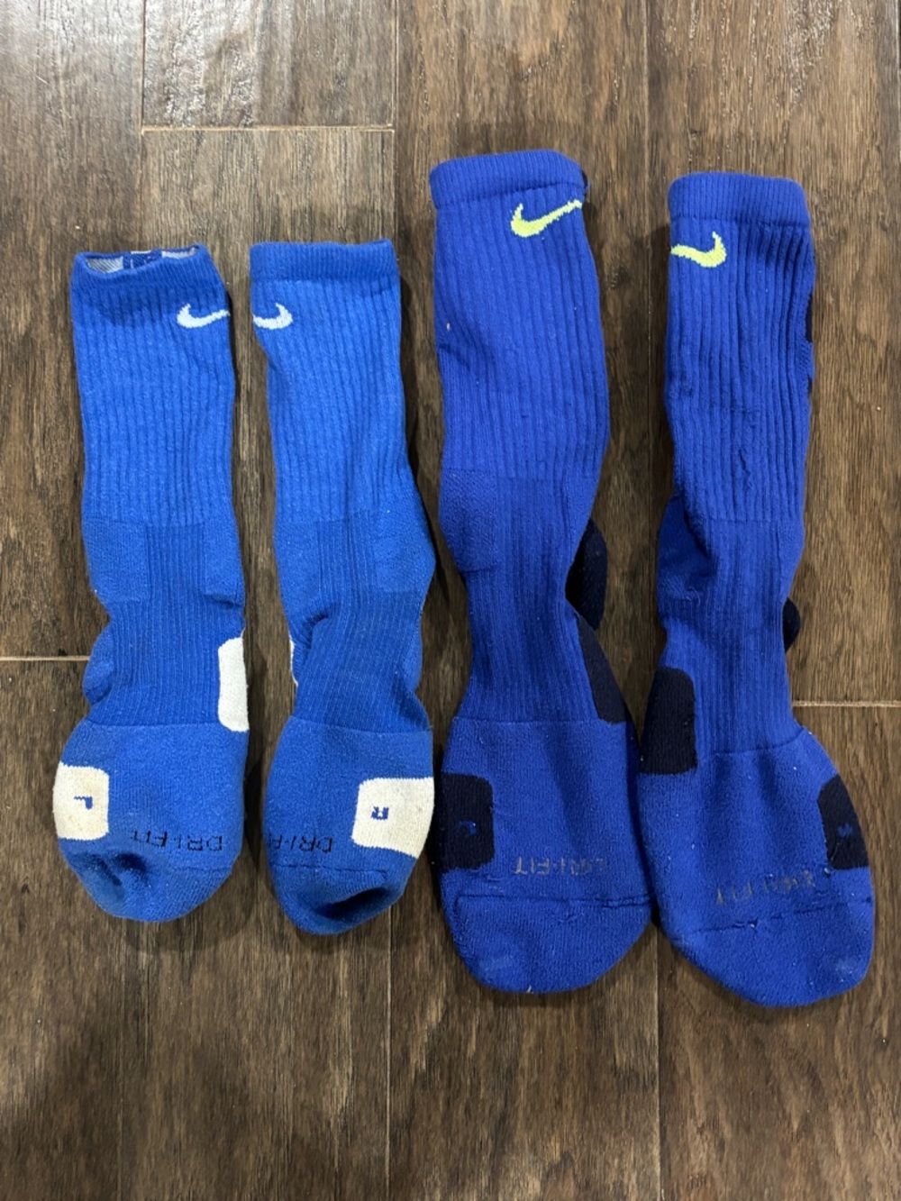 Nike Elite Basketball Crew Athletic Socks with Nike Swoosh - 2 Pair Large